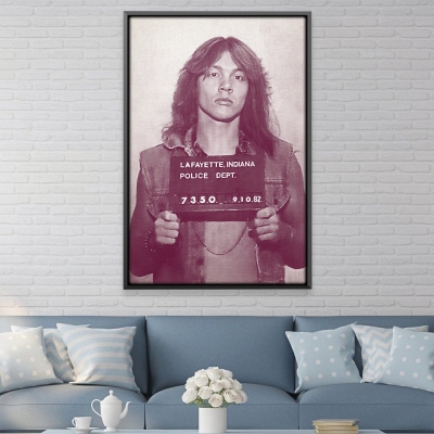 Axl Mugshot Lila Leinwand